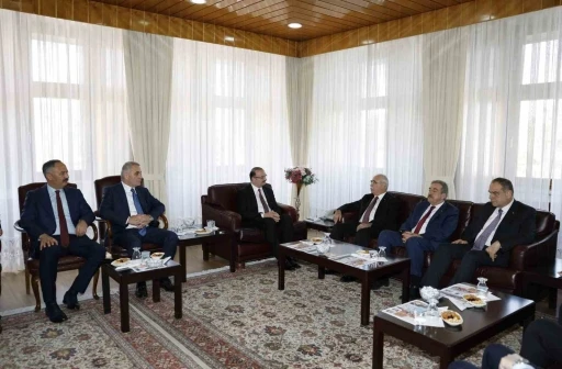 Hukuk, bilim ve k&uuml;lt&uuml;rel miras aynı &ccedil;atıda buluştu
