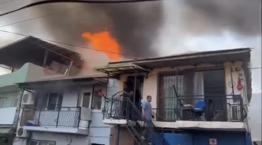 Mahalleli Panik Yaşadı, Evler Küle Döndü