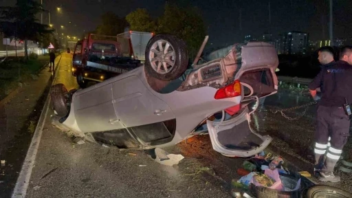 Hurdaya dönen araçtan yara almadan çıktılar
