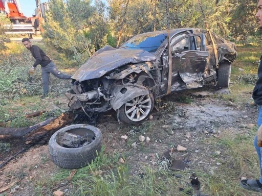 Hurdaya d&ouml;nen ara&ccedil;tan yaralı kurtuldu

