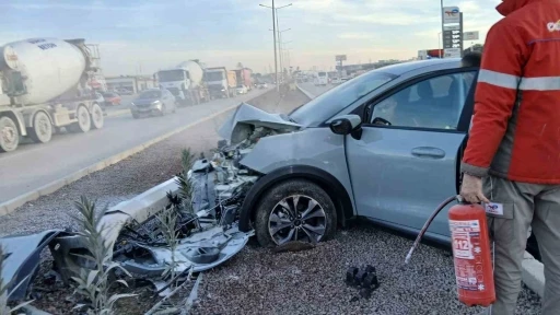 Hurdaya d&ouml;nen ara&ccedil;tan yaralı kurtuldu
