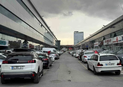 H&uuml;rm&uuml;z Boğazı otomobilde ikinci eli vurdu
