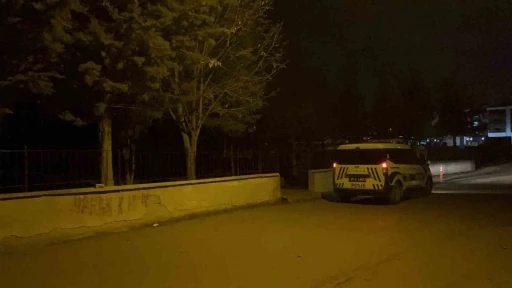 Husumetli 3 şahıs baba ve oğula saldırmış
