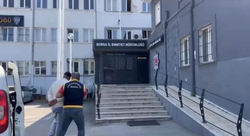 Husumetlisine sokak ortasında kurşun yağdırmıştı, 1 saat ge&ccedil;meden yakalandı
