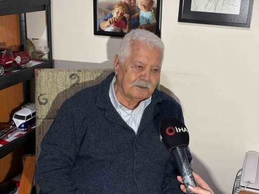 Huzurevi sakini Oktay, pul merakını yarım asrı aşkındır devam ettiriyor
