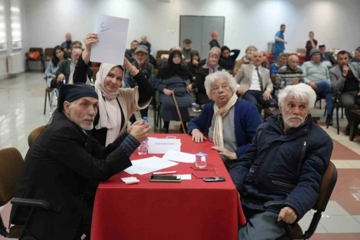 Huzurevi sakinleri bilgi yarışması: Hem yarıştılar hem eğlendiler
