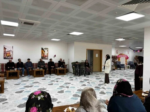 Huzurevinde Yaşlılar Haftası&rsquo;na &ouml;zel sergi
