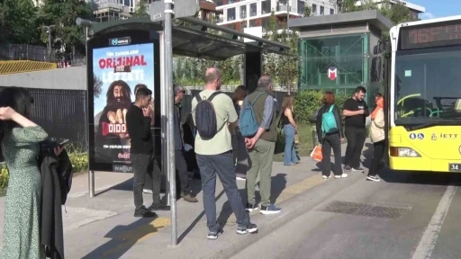 İBB’den alacaklarını tahsil edemeyen Özel Halk Otobüsleri kontak kapama eylemi gerçekleştirdi
