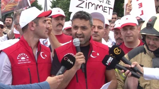 İBB personeli &ouml;zl&uuml;k ve sosyal hakları i&ccedil;in Sara&ccedil;hane&rsquo;de toplandı
