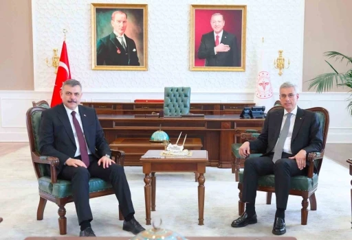 İ&ccedil;işleri Bakanı &Ccedil;ift&ccedil;i, Sağlık Bakanı Memişoğlu ile bir araya geldi

