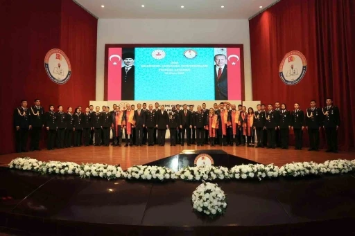 İ&ccedil;işleri Bakanı &Ccedil;ift&ccedil;i, subay ve astsubay adaylarıyla bir araya geldi
