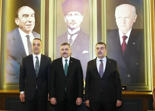 İ&ccedil;işleri Bakanı &Ccedil;ift&ccedil;i ve Milli Eğitim Bakanı Tekin&rsquo;den MHP&rsquo;ye ziyaret
