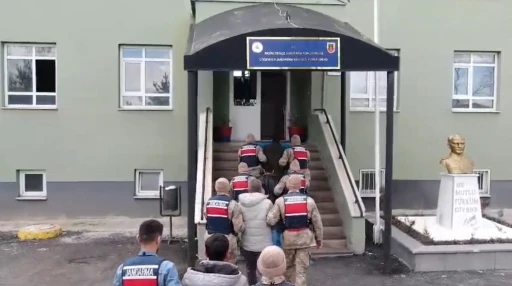 İ&ccedil;işleri Bakanlığı: "4 milyar 119 milyon lira hesap hareketi bulunan 83 ş&uuml;pheli yakalandı"
