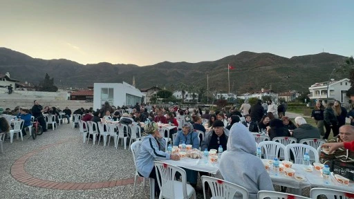 İ&ccedil;meler mahalle muhtarından anlamlı İftar buluşması
