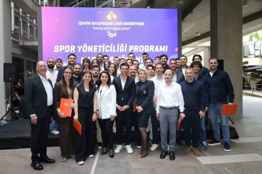 İE&Uuml; Spor Y&ouml;neticiliği Programı ilk mezunlarını verdi

