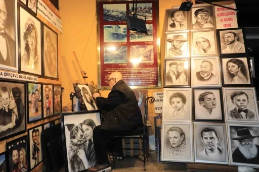 İflasla kapanan ticaret kapısı sanatla yeniden a&ccedil;ıldı
