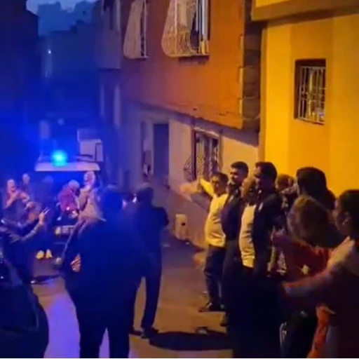 İhbara giden polis ekiplerine davullu zurnalı halay s&uuml;rprizi
