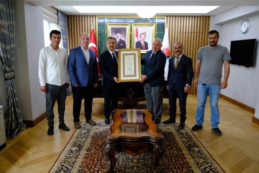 İhlas Vakfı kurucular kurulu üyeleri Vali Ekici ile bir araya geldi
