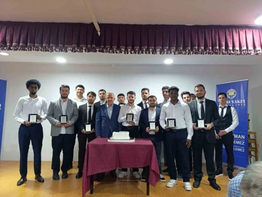 İhlas Vakfı Sıla &Ouml;ğrenci Yurdu&rsquo;nda &ouml;ğrencilerin mezuniyet heyecanı
