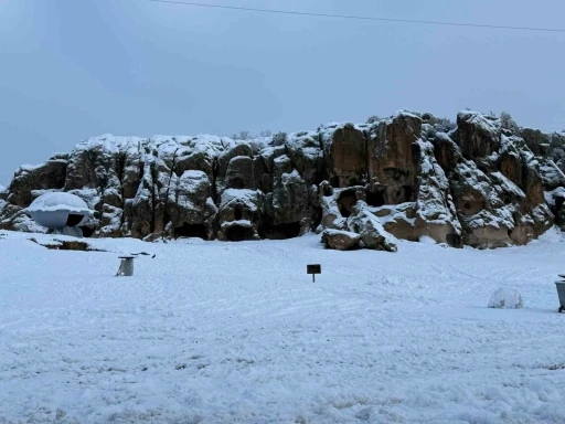 İhsaniye&rsquo;de yoğun kar yağışı
