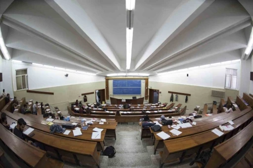 İİBF yarım asrı aşan tecrübesiyle başarılı mezunlar vermeye devam ediyor
