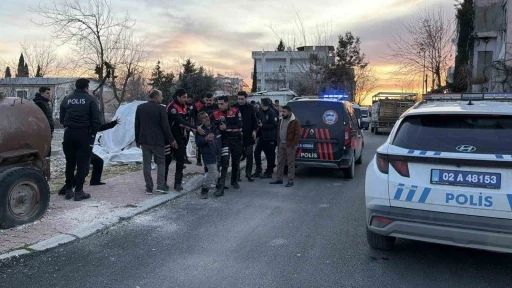 İki aile arasında taşlı sopalı kavga: 2 yaralı, 10 g&ouml;zaltı
