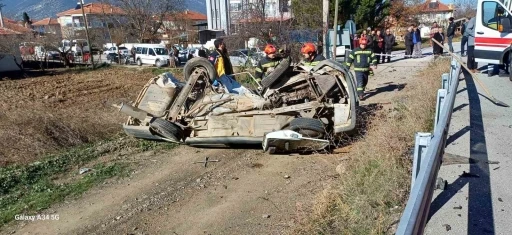 İki aracın &ccedil;arpıştığı kazada yaşlı s&uuml;r&uuml;c&uuml; hayatını kaybetti
