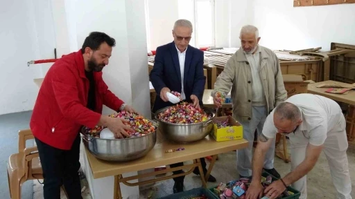 İki asırlık gelenek &ccedil;ocukların bayram sevincine d&ouml;n&uuml;ş&uuml;yor
