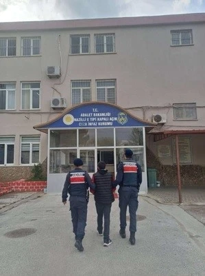 İki ayrı su&ccedil;tan aranan şahıs Nazilli&rsquo;de yakalandı
