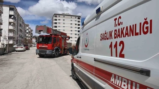 İki g&uuml;nd&uuml;r haber alınamayan yaşlı adamın evinde uyuduğu ortaya &ccedil;ıktı
