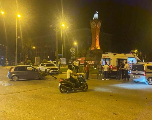 İki otomobil &ccedil;arpıştı: 1 yaralı

