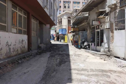 İki tarihi mekan arasındaki yol yenileniyor
