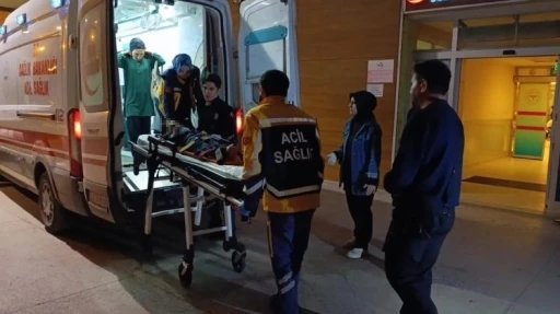 İkinci kattaki pencereden d&uuml;şen 5 yaşındaki &ccedil;ocuk ağır yaralandı
