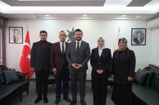 İl Başkanı Okandan: "AK Parti, siyaseti kapalı salonlardan değil milletin i&ccedil;inde, milletle birlikte ve millet i&ccedil;in y&uuml;r&uuml;tm&uuml;şt&uuml;r"
