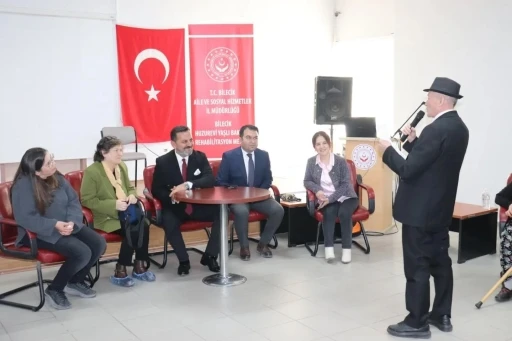 İl M&uuml;d&uuml;r&uuml; İlhan Bilecik Huzurevi&rsquo;ni inceledi
