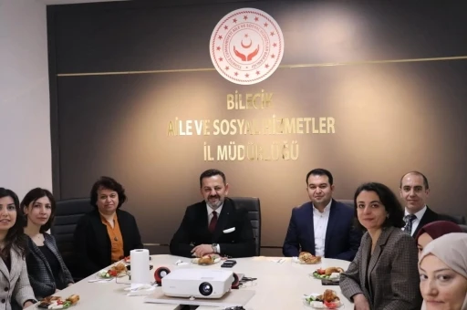 İl M&uuml;d&uuml;r&uuml; İlhan personelle kahvaltıda buluştu
