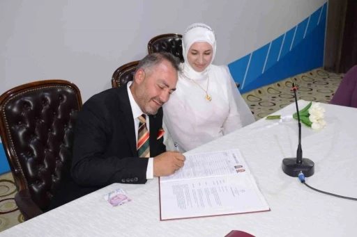 İl Müftüsü İmamoğlu, müftülük personelinin nikahını kıydı
