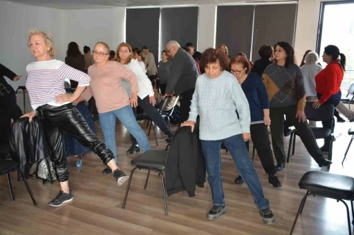 İleri yaş grubuna uygulamalı spor aktivitesi
