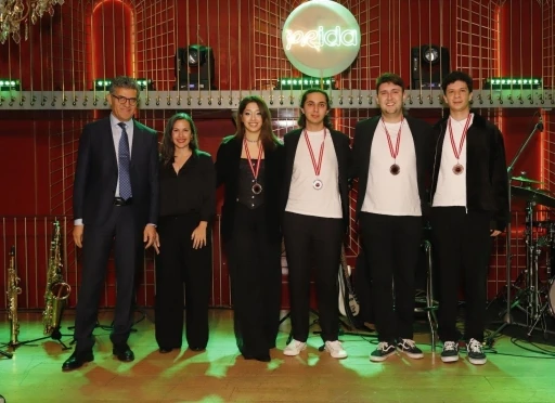İletişim Bilimleri Fak&uuml;ltesi &ouml;ğrencileri dereceyle d&ouml;nd&uuml;
