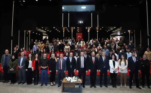 İletişim Fakültesinde &quot;Bilişim çağında dezenformasyon&quot; söyleşisi
