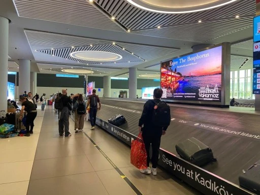 İlk Tahliye Uçağı Trablus'tan İstanbul'a İndi