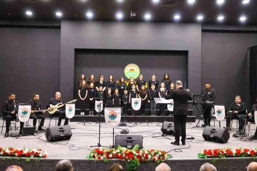 İlkadım Belediyesi &Ccedil;ocuk Korosu, Barış Man&ccedil;o&rsquo;nun şarkılarını seslendirdi
