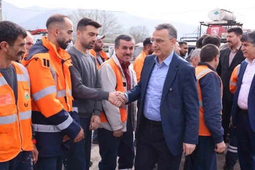 İlkadım Belediyesi personeline &ccedil;ifte bayram
