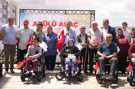 İlkadım&rsquo;da engelli ara&ccedil;ları ihtiya&ccedil; sahiplerine ulaştırıldı
