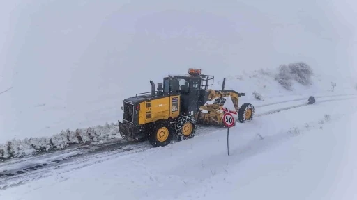 İlkadım&rsquo;da kar mesaisi: "Toplu taşıma tercih edilmeli"

