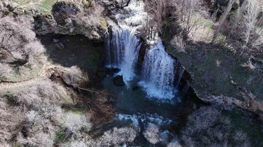 İlkbahar geldi, Sivas&rsquo;ın eşsiz g&uuml;zelliği coştu

