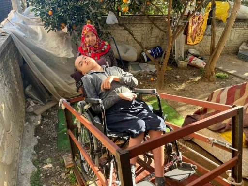 İlkel teleferikle okula gidebilen engelli Tunahan i&ccedil;in T&uuml;rkiye seferber oldu
