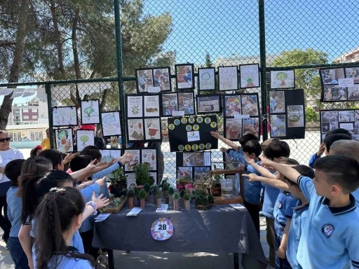 İlkokul &ouml;ğrencileri zeytinin yolculuğunu sergiyle anlattı
