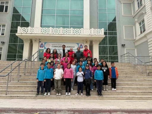 İlkokul öğrencilerinden Filistin için yardım kampanyası
