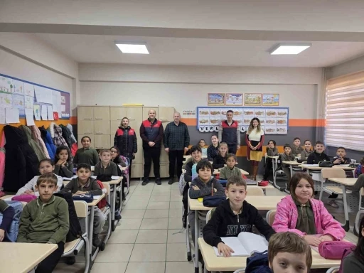 İlkokul &ouml;ğrencilerine su verimliliği, balığın faydaları ve beslenme eğitimi
